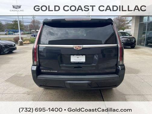 Manhattan Noir Metallic 2019 Cadillac Escalade Luxury