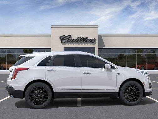 Crystal White Tricoat 2026 Cadillac XT5 Luxury
