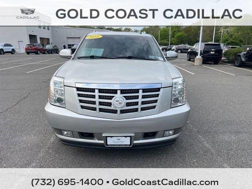 Silver Lining Metallic 2011 Cadillac Escalade ESV Base