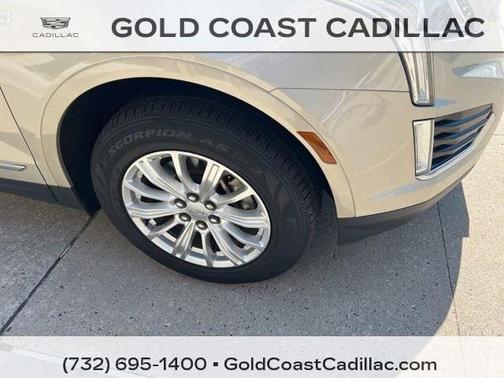 Silver Coast Metallic 2017 Cadillac XT5 Base