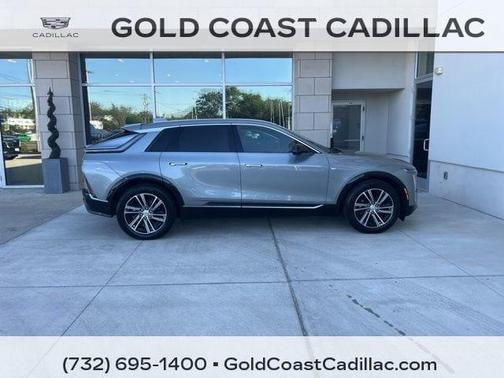 Argent Silver Metallic 2024 Cadillac LYRIQ Luxury