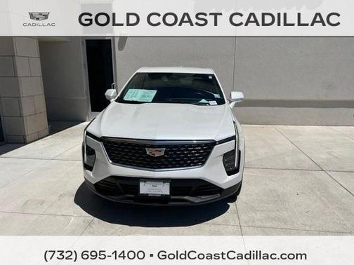 Crystal White Tricoat 2024 Cadillac XT4 Luxury