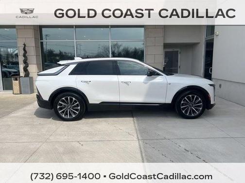 Crystal White Tricoat 2024 Cadillac LYRIQ Sport