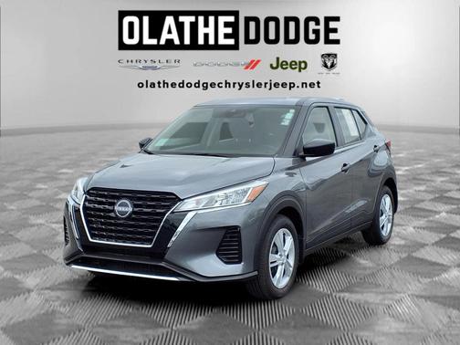 Gun Metallic 2025 Nissan Kicks S