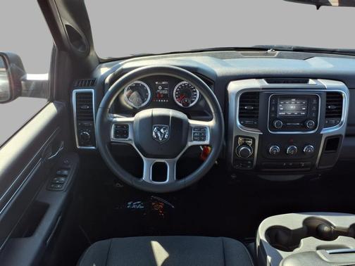 2024 RAM 1500 Classic Warlock Crew Cab 4x4 5'7' Box