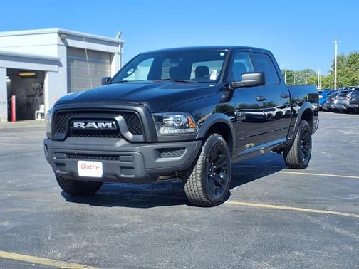 2024 RAM 1500 Classic Warlock Crew Cab 4x4 5'7' Box