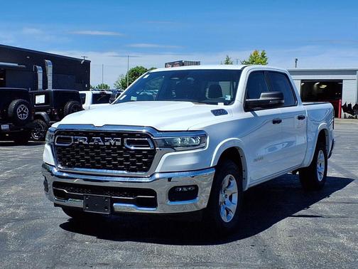 Bright White Clearcoat 2025 RAM 1500 Big Horn/Lone Star