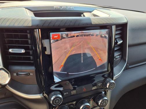 Bright White Clearcoat 2026 RAM 2500 Big Horn Crew Cab 4x4 6'4' Box