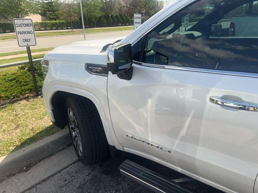 White Frost Tricoat 2025 GMC Sierra 1500 Denali Ultimate