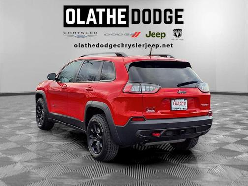 Firecracker Red Clearcoat 2019 Jeep Cherokee Trailhawk Elite