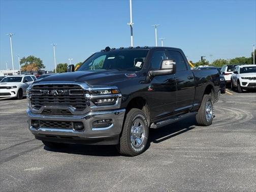 2025 RAM 2500 Tradesman Crew Cab 4x4 6'4' Box