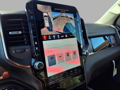 Diamond Black Crystal Pearlcoat 2026 RAM 1500 Longhorn