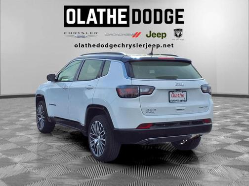 Bright White Clearcoat 2023 Jeep Compass Limited