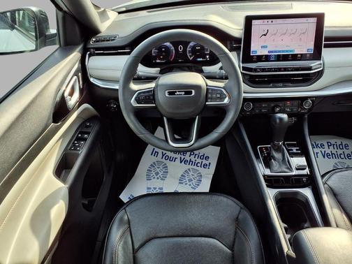 Bright White Clearcoat 2023 Jeep Compass Limited