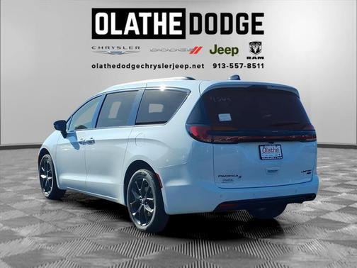 2026 Chrysler Pacifica Limited