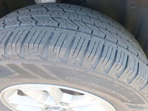 Diamond Black Crystal Pearlcoat 2020 Jeep Grand Cherokee Laredo