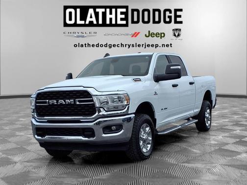 Bright White Clearcoat 2024 RAM 2500 Big Horn Crew Cab 4x4 6'4' Box