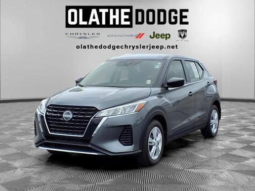 Gun Metallic 2025 Nissan Kicks S