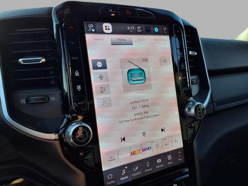 Bright White Clearcoat 2026 RAM 1500 Big Horn/Lone Star