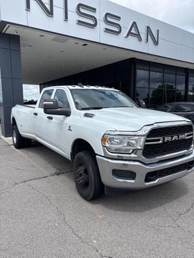 Bright White Clearcoat 2024 RAM 3500 Tradesman Crew Cab 4x4 8' Box