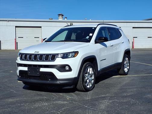 2024 Jeep Compass Latitude Lux