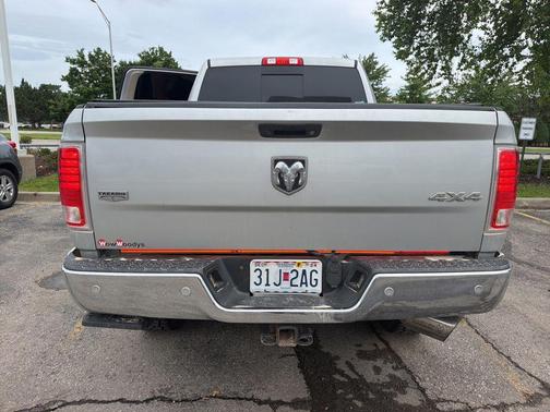Bright Silver Metallic Clearcoat 2016 RAM 2500 Laramie
