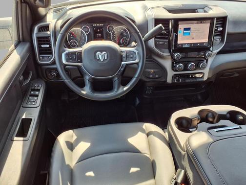 Bright White Clearcoat 2026 RAM 2500 Tradesman Crew Cab 4x4 6'4' Box