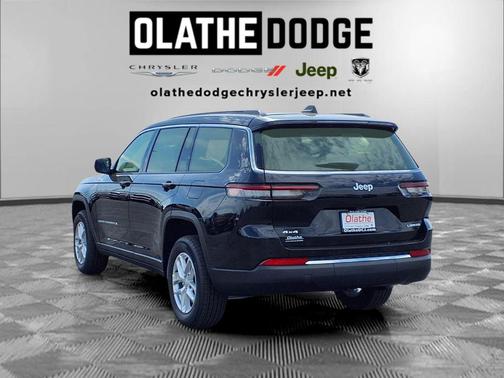 Diamond Black Crystal Pearlcoat 2026 Jeep Grand Cherokee L Altitude