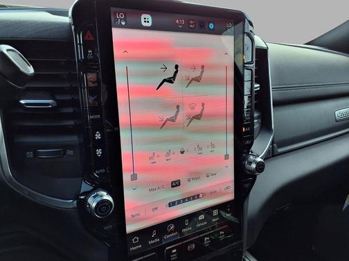 Diamond Black Crystal Pearlcoat 2026 RAM 3500 Laramie Crew Cab 4x4 8' Box