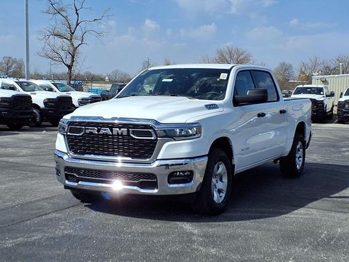 Bright White Clearcoat 2026 RAM 1500 Big Horn/Lone Star