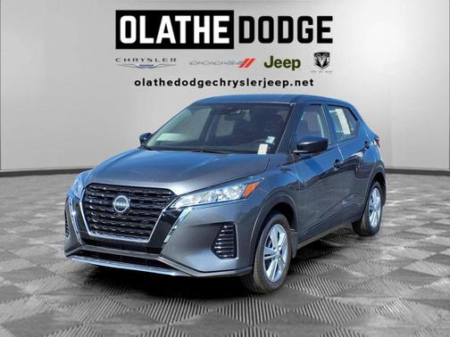 Gun Metallic 2025 Nissan Kicks S