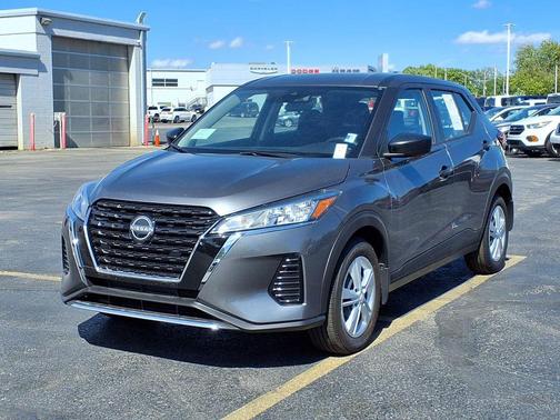 Gun Metallic 2025 Nissan Kicks S