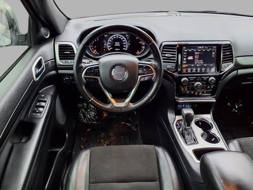 2020 Jeep Grand Cherokee Laredo