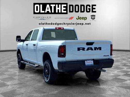 Bright White Clearcoat 2026 RAM 2500 Tradesman Crew Cab 4x4 6'4' Box