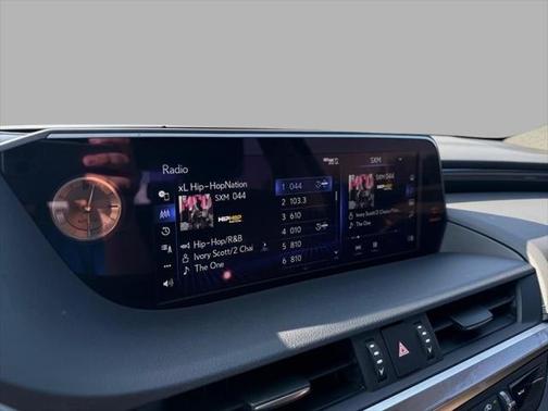 2021 Lexus ES 300h Luxury