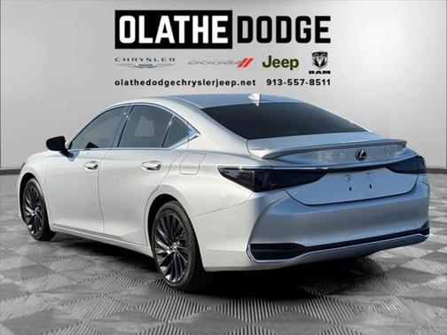 2021 Lexus ES 300h Luxury