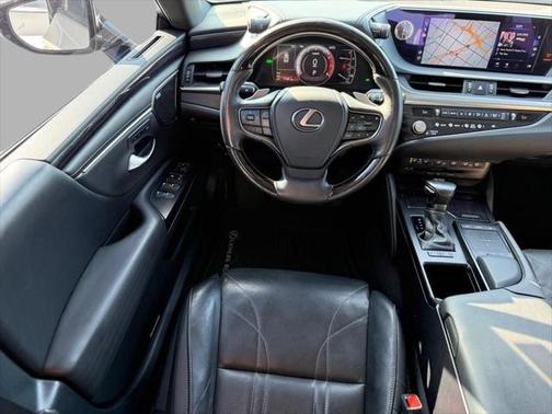 2021 Lexus ES 300h Luxury
