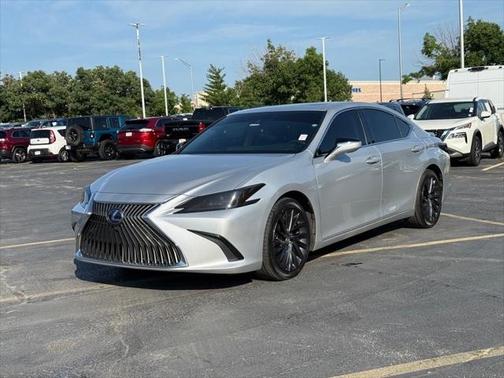 2021 Lexus ES 300h Luxury