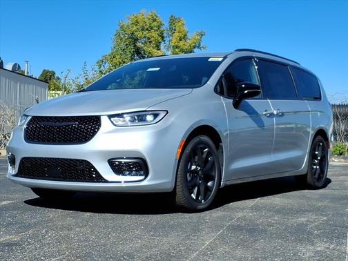 2026 Chrysler Pacifica L