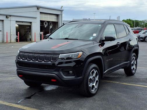 Diamond Black Crystal Pearlcoat 2022 Jeep Compass Trailhawk