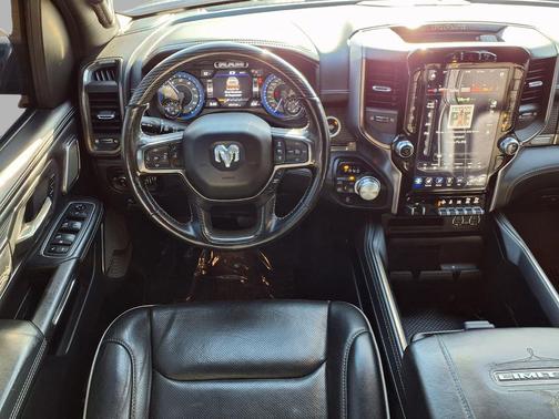 Diamond Black Crystal Pearlcoat 2021 RAM 1500 Limited