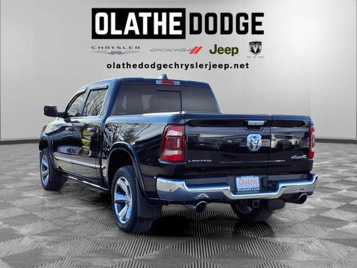 Diamond Black Crystal Pearlcoat 2021 RAM 1500 Limited