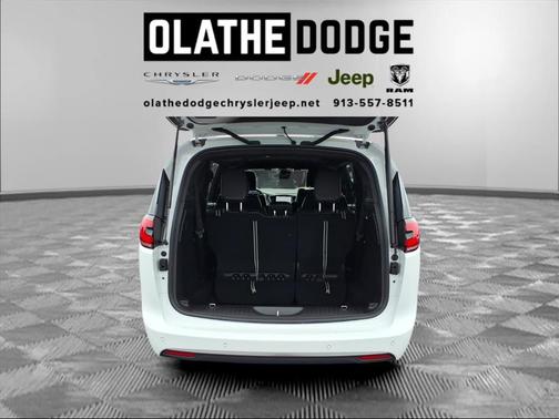 2026 Chrysler Pacifica L