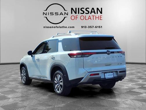 2022 Nissan Pathfinder SL 4WD