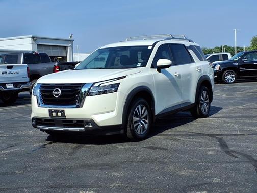 2022 Nissan Pathfinder SL 4WD