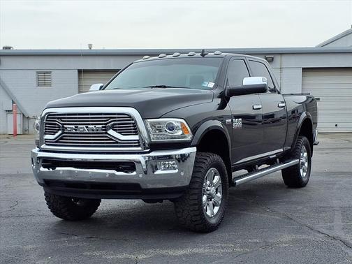2018 RAM 2500 Laramie Crew Cab 4x4 6'4' Box