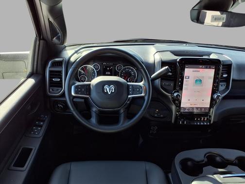 2026 RAM 2500 Tradesman Crew Cab 4x4 6'4' Box