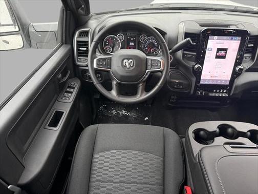 2025 RAM 2500 Tradesman Crew Cab 4x4 6'4' Box