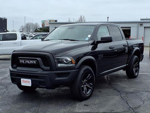 Diamond Black Crystal Pearlcoat 2024 RAM 1500 Classic Warlock Crew Cab 4x4 5'7' Box