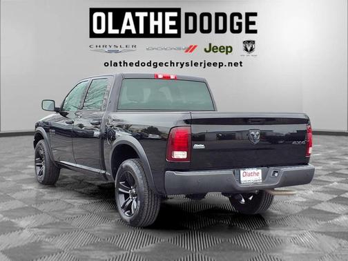 Diamond Black Crystal Pearlcoat 2024 RAM 1500 Classic Warlock Crew Cab 4x4 5'7' Box